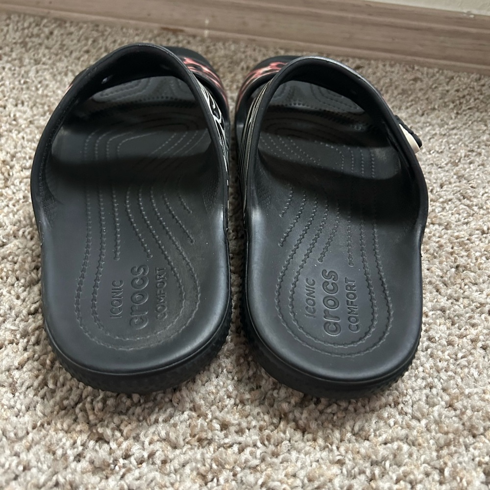 Crocs Unisex Classic Animal Remix Two-Strap Slide Sandals Women's 10 Men's 8 Blk - Picture 5 of 10